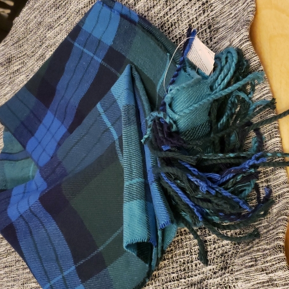 ❄☃️BNWT LANDS' END BOLD BLUE PLAID SCARF - Picture 6 of 6